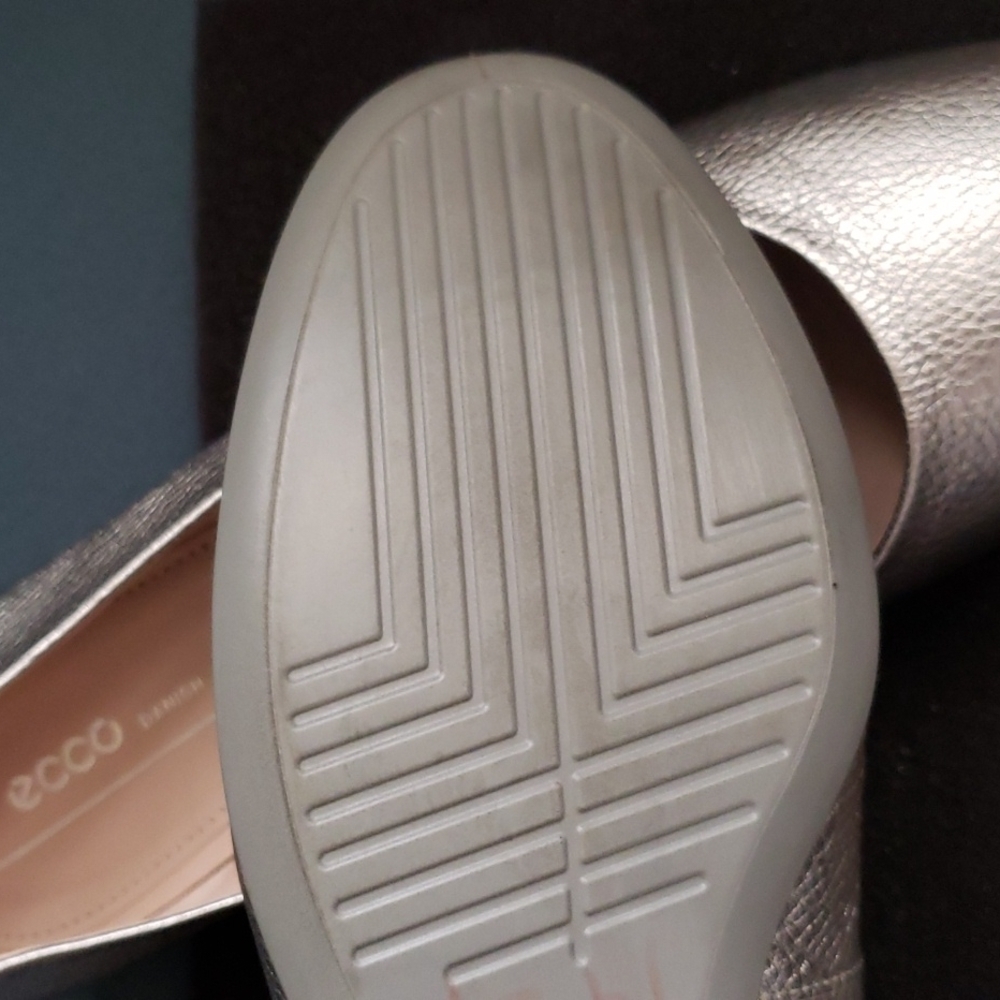 ECCO  flats size 9. - Picture 4 of 12